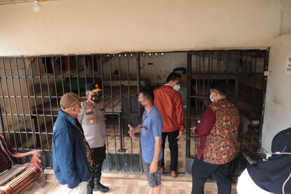 Irjen Panca Bareng Komnas HAM Sidak Kerangkeng Manusia di Kediaman Bupati Nonaktif Langkat - JPNN.COM