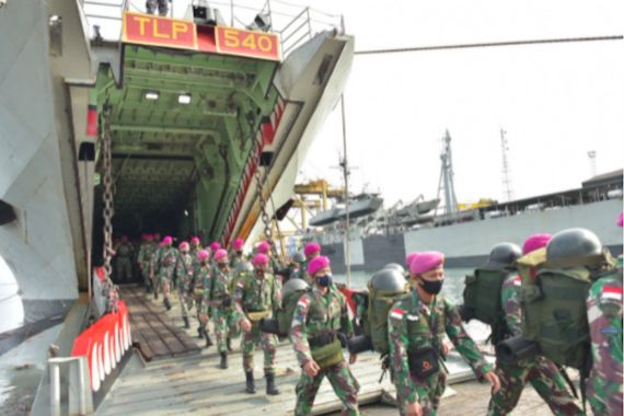 Siap-siap, Ratusan Prajurit Marinir Bergerak Dari Kapal Perang TNI AL - JPNN.COM