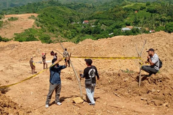 Penambangan Emas Ilegal di Kawasan Gunung Prabu Marak, Pak Polisi Bertindak - JPNN.COM