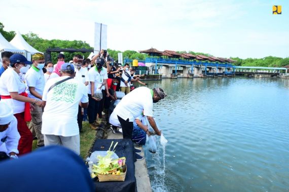 Kementerian PUPR Optimalkan Penggunaan Material Alami Penataan Mangrove Ngurah Rai - JPNN.COM