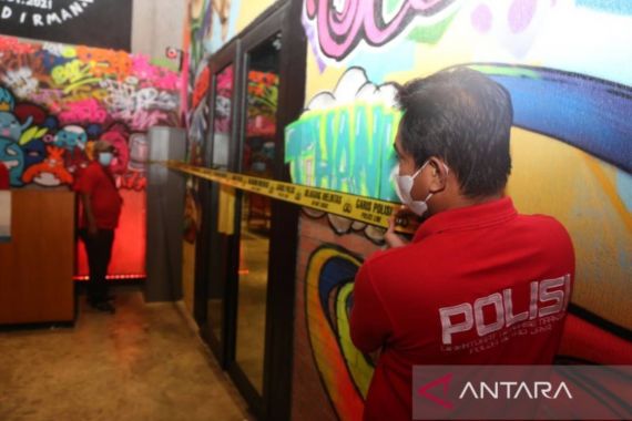 Tengah Malam Petugas Polda Metro Jaya Bergerak ke Bar Big Brother, Ditindak Tegas - JPNN.COM
