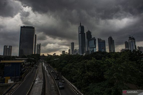 Peringatan BMKG soal Cuaca Hari Ini di Jakarta, Harap Waspada - JPNN.COM