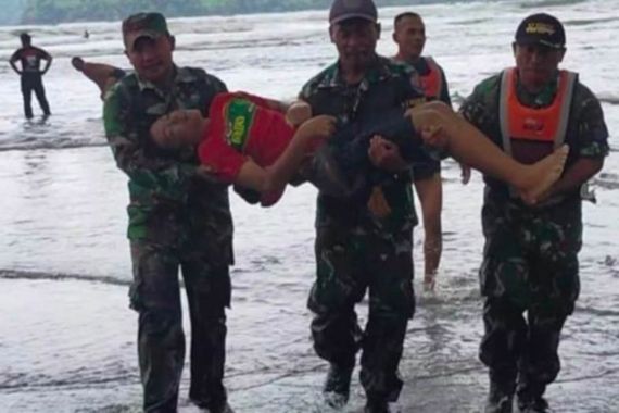Tiga Remaja Tewas Tenggelam saat Berwisata di Pantai Niyama Tulungagung - JPNN.COM