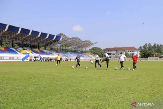 Wali Kota Tangerang Ubah Nama Stadion Benteng - JPNN.COM