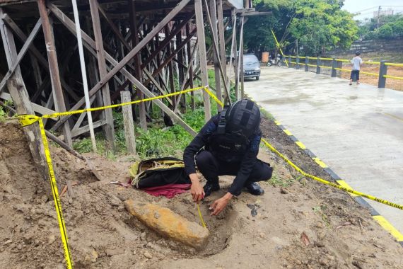 Gempar, Warga Balikpapan Temukan Mortir Peninggalan Perang Dunia II - JPNN.COM