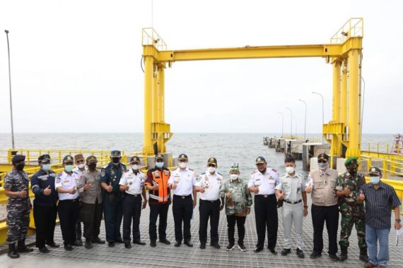 Kemenhub Ingin Pindahkan 6 Kapal dan 2 Lintasan dari Pelabuhan Ketapang ke Jangkar - JPNN.COM