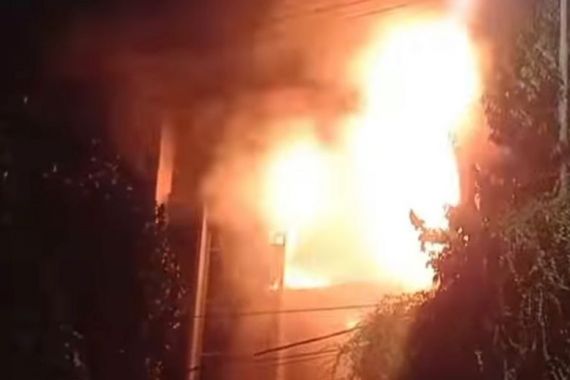 Gedung Baznas di Tebet Jaksel Terbakar, Sebegini Kerugiannya - JPNN.COM
