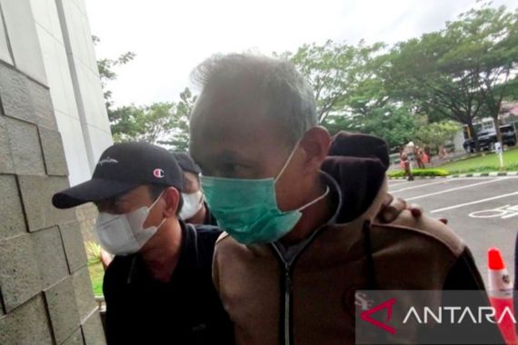 Buronan Arif Firdaus Akhirnya Ditangkap Tim Intelijen Purwakarta, Tuh Tampangnya - JPNN.COM