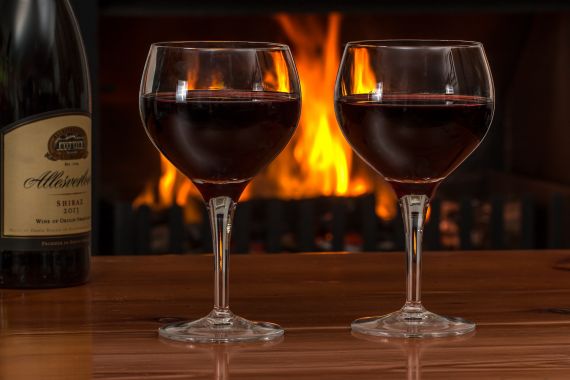 Suka Minum Red Wine Setiap Malam, Ini 4 Keuntungannya untuk Tubuh - JPNN.COM