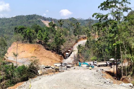 Konflik Desa Wadas, Luqman Ingatkan Keputusan Muktamar NU, Haram Merampas Tanah Rakyat - JPNN.COM