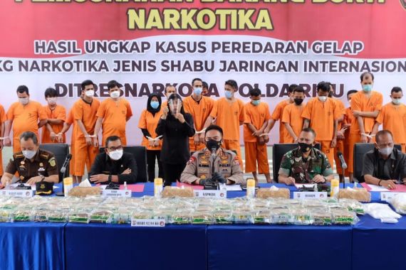 Irjen Iqbal Menyatakan Perang dengan Bandar Narkoba - JPNN.COM