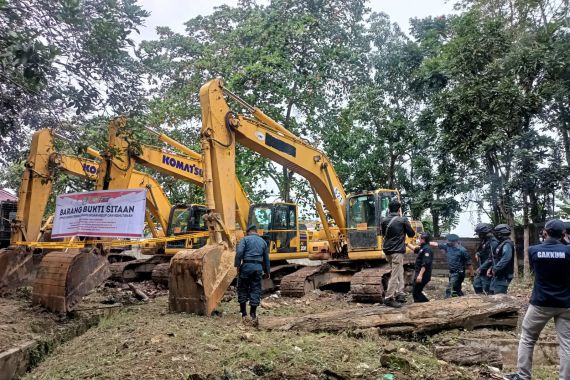 Gakkum KLHK Tangkap 7 Penambang Batu Bara Ilegal di IKN Nusantara - JPNN.COM