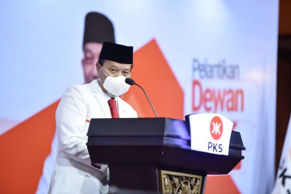 Hidayat Nur Wahid Minta MK Tolak Kembali Uji Materi UU Nikah Beda Agama - JPNN.COM