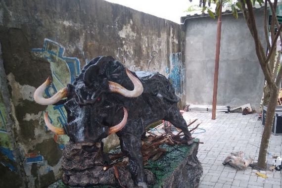 Ada Replika Banteng Celeng di Solo, Begini Respons Pak Berengos - JPNN.COM