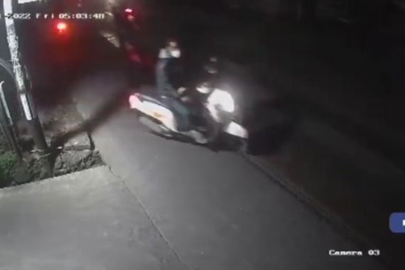 Dewi Membeli Nasi Uduk, Motornya Hilang Dalam Hitungan Menit, Videonya Viral - JPNN.COM
