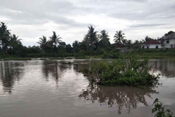 Banjir Merendam Ratusan Rumah Warga di Lombok Tengah - JPNN.COM