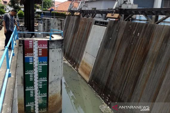 Pintu Air Pasar Ikan Siaga Dua, Banjir Ancam Jakarta Utara - JPNN.COM