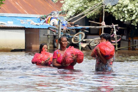 Banjir Menerjang 2 Kecamatan di Sintang, Ada Peringatan dari BPBD - JPNN.COM