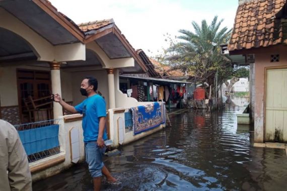 Tolong, Korban Banjir di Tangerang Mulai Terserang Penyakit - JPNN.COM