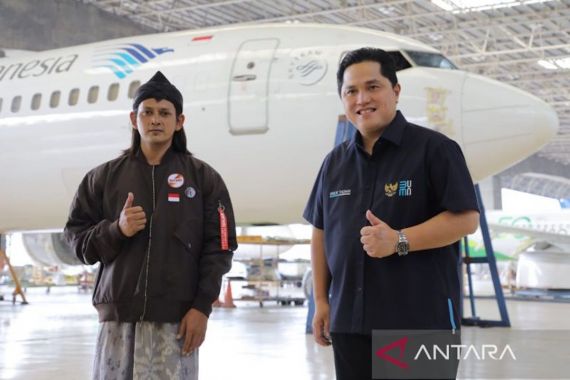 Bertemu Erick Thohir, Gus Humaidi Pembuat Miniatur Garuda Merasa Terhormat - JPNN.COM