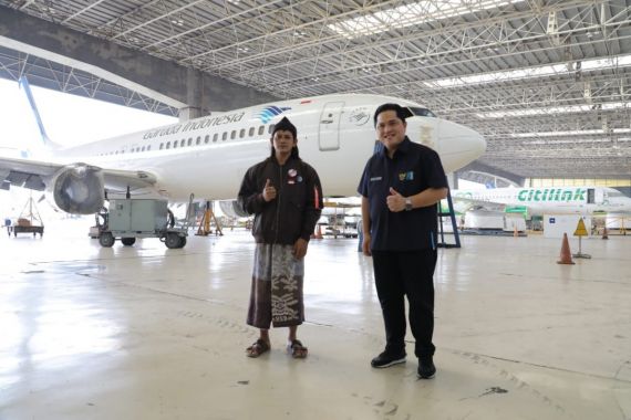 Bertemu Pembuat Miniatur Pesawat, Erick Thohir: Kita Harus Berani Bermimpi - JPNN.COM