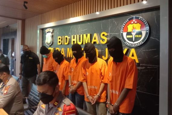 Ternyata Begini Peran 5 Pembegal Anggota Brimob di Bekasi, RMI yang Membacok - JPNN.COM