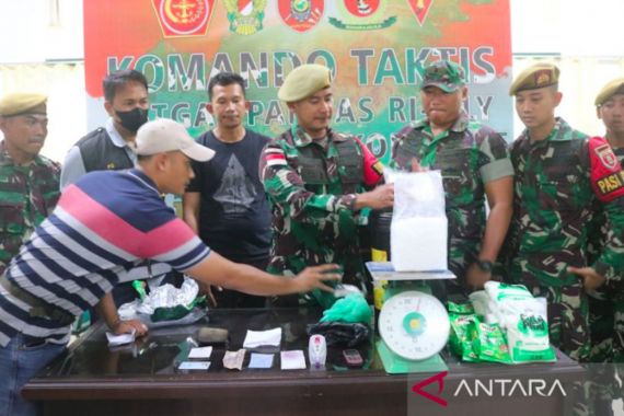 TNI-Polisi Beraksi di Perbatasan, Hasilnya Luar Biasa, Bravo - JPNN.COM