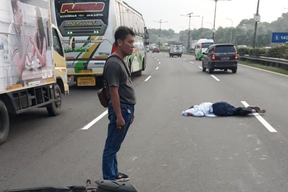 Viral Pelajar SMP Terserempet Mobil di Tol Japek Akibat Mengendarai Motor, Kok Bisa? - JPNN.COM