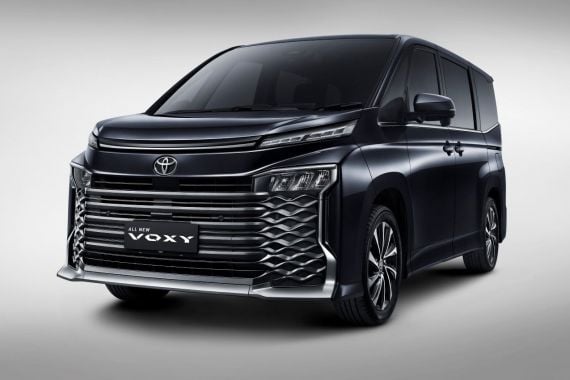 Toyota Voxy Terbaru Resmi Melantai, Tampilan Lebih Keren, Sebegini Harganya - JPNN.COM