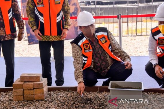 Menko Airlangga Hartarto Groundbreaking Pabrik Refinery Mineral Pertama di Indonesia - JPNN.COM