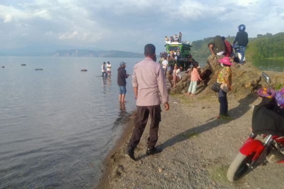 Widodo Sempat Berteriak Minta Tolong Sebelum Hilang Tenggelam di Danau Toba - JPNN.COM