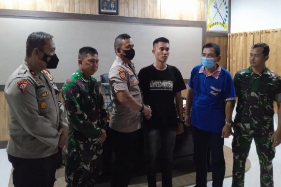 Prajurit TNI Pratu IS Melintas di Depan Polres, Anggota Polisi Berteriak, Terjadi Perkelahian - JPNN.COM