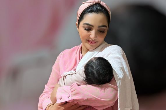 Ashanty Puji Kecantikan Anak Aurel dan Atta, Sebut Wajah Baby A Mirip... - JPNN.COM