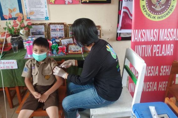 Binda Sulut Lanjutkan Vaksinasi Massal dengan Target Anak dan Lansia - JPNN.COM