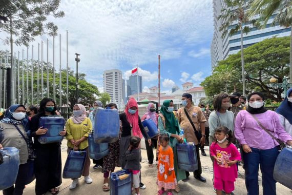 Ada Kejadian Memilukan di Depan Kantor Anies Baswedan, Suara Nurweni Bergetar - JPNN.COM