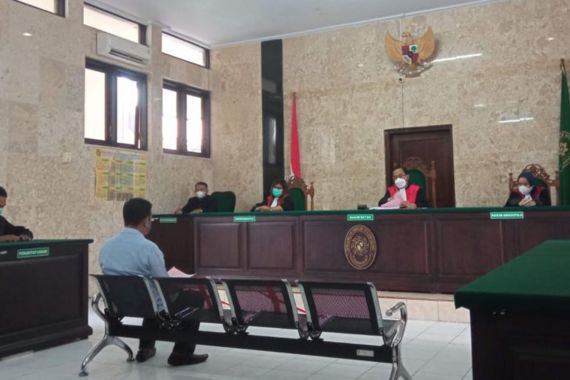 Anggota DPRD Pelanggar Prokes Covid-19 Ini Dituntut Bayar Denda Rp 25 Juta - JPNN.COM