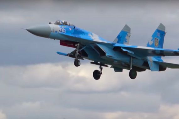 Sukhoi SU-27 Ukraina Mengudara, Pilotnya Serahkan Diri ke Romania - JPNN.COM
