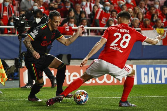 Diwarnai 4 Gol, Duel Benfica vs Ajax Amsterdam Berakhir Tanpa Pemenang - JPNN.COM