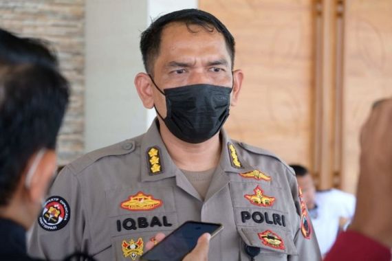 Tidak Disangka, Briptu RS Melepaskan Tembakan, Warga Semarang Mengerang - JPNN.COM