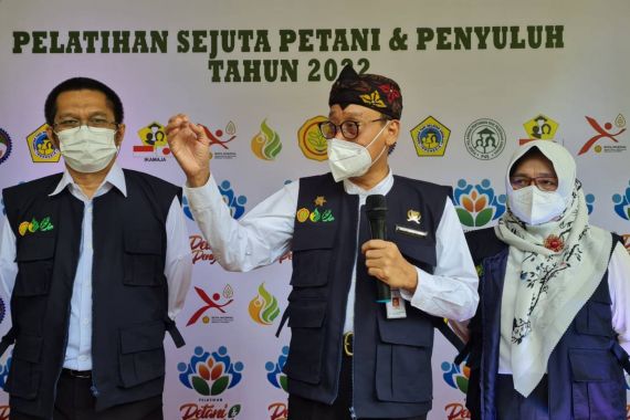 Melalui Pelatihan Satu Juta Petani, Penyuluh Siap Hadapi Perubahan Iklim - JPNN.COM