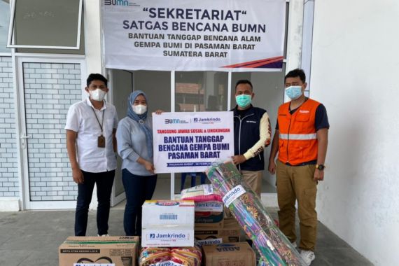 PT Jamkrindo Salurkan Bantuan Untuk Para Korban Gempa di Sumbar - JPNN.COM