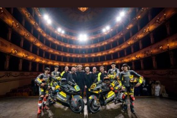 Tim Milik Valentino Rossi Ogah Ganti Motor Ducati, Ini Alasannya - JPNN.COM