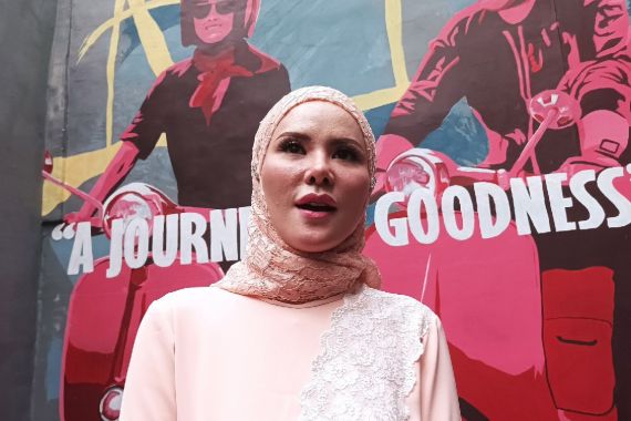 Fantastis! Sebegini Bayaran Angel Lelga jadi Brand Ambassador Produk Kecantikan - JPNN.COM