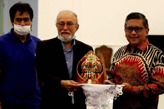 Bersilaturahmi dengan Wali Nanggroe, Sekjen PDIP Dukung Aceh Maju Sesuai Kultur dan Keistimewaan - JPNN.COM