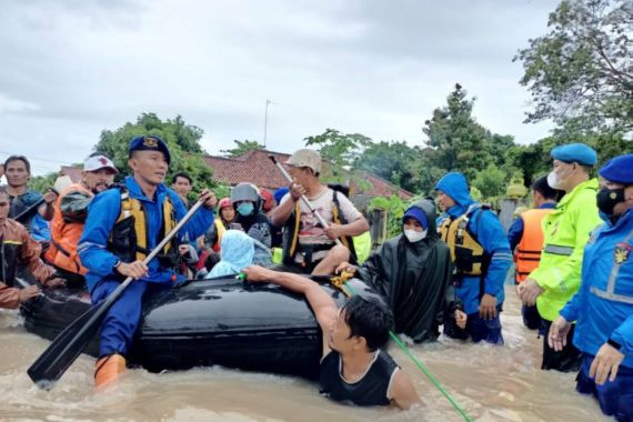 Banjir Besar di Kota Serang Banten - JPNN.COM