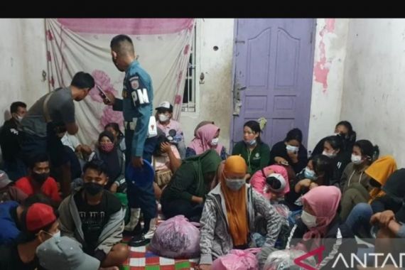 47 Pria dan 28 Wanita Ditumpuk dalam Gudang, TNI AL Bergerak, Astaga! - JPNN.COM