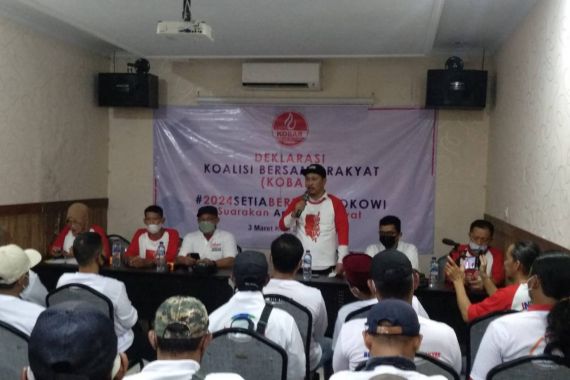 KOBAR: Wacana Tiga Periode karena Rakyat Puas dengan Kepemimpinan Jokowi - JPNN.COM