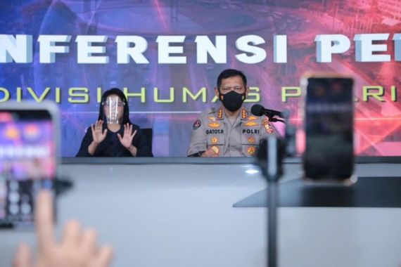 Seorang Teroris Menyerahkan Diri ke Polisi Gegara Ketakutan, Nih Identitasnya - JPNN.COM