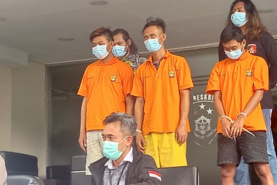 Dua Begal Sadis Ditangkap, Tukang Bakso Juga Ikut Diangkut, Nih Penampakannya - JPNN.COM