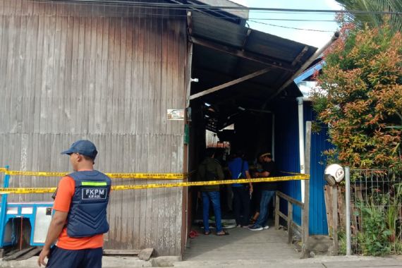 Pembunuhan di Samarinda: Bambang Merokok di Ruang Tamu, Fadillah Bersimbah Darah di Dapur - JPNN.COM